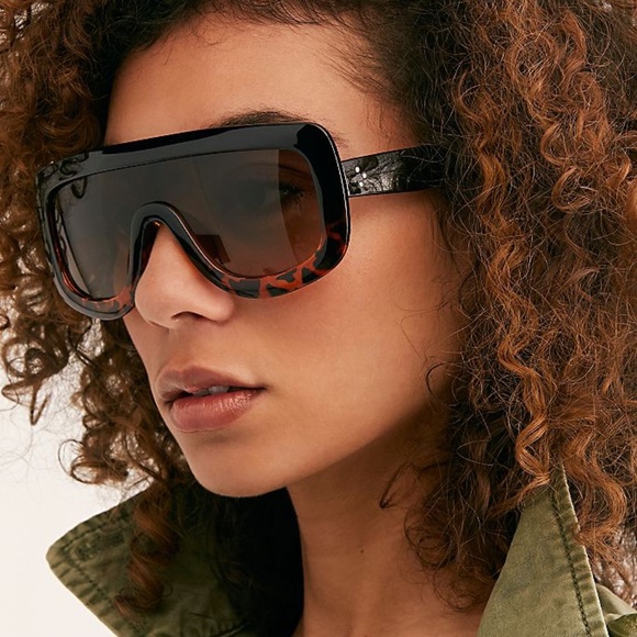 Free People Accessories - Free People She's in Charge Shield Sunglasses Free People Accessories - Free People She's in Charge Shield Sunglasses